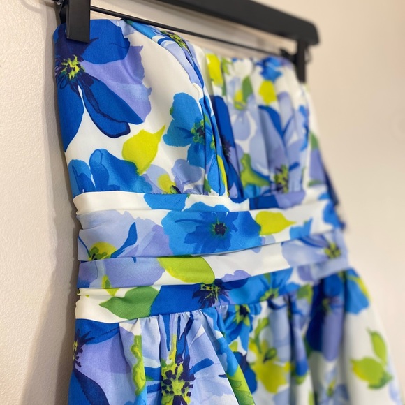 Strapless Blue Floral Dress w/ Pockets NWT - Picture 4 of 4